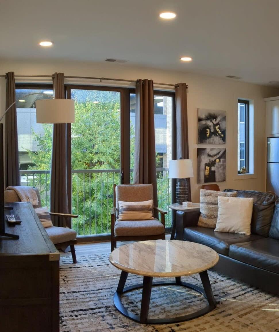 Location Location - Capri Condo 212 Traverse City Extérieur photo