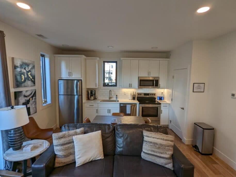 Location Location - Capri Condo 212 Traverse City Extérieur photo