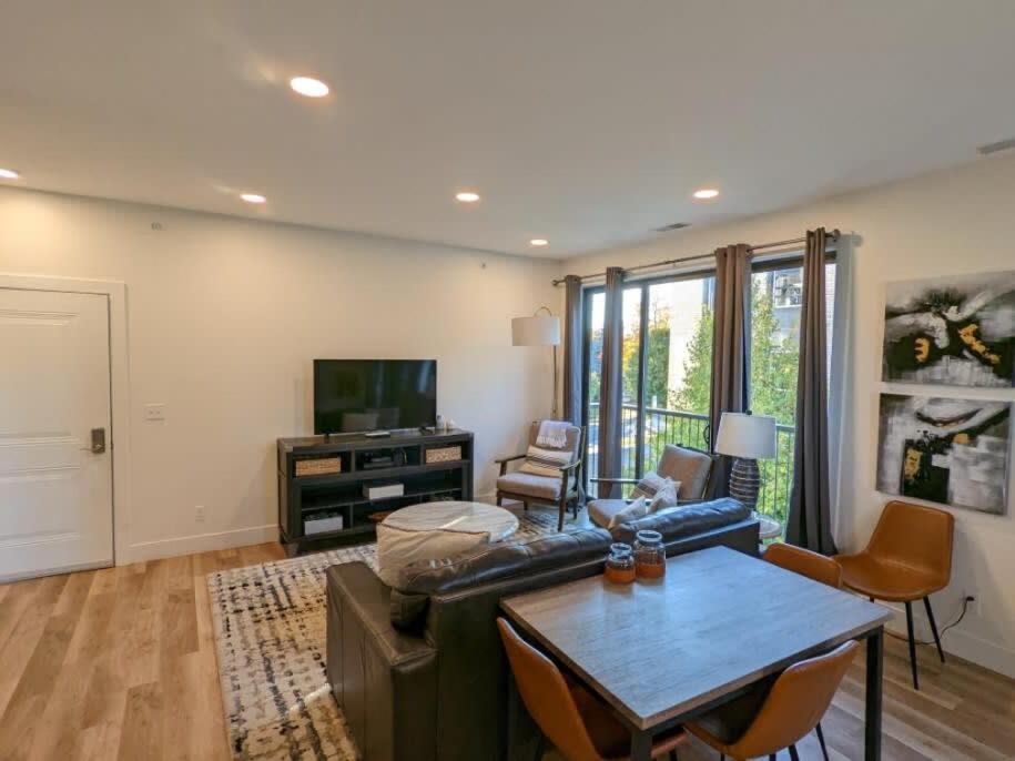 Location Location - Capri Condo 212 Traverse City Extérieur photo