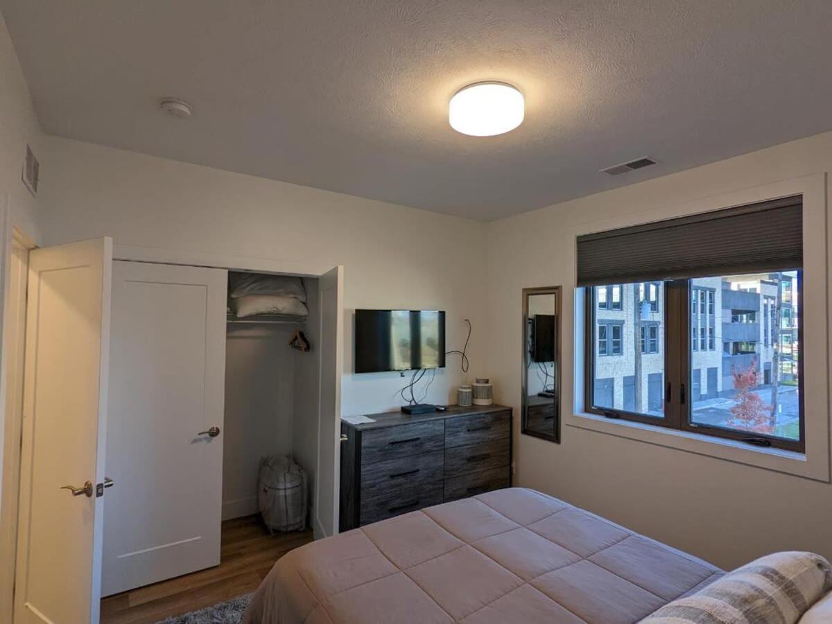 Location Location - Capri Condo 212 Traverse City Extérieur photo
