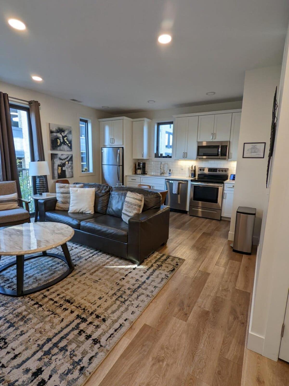 Location Location - Capri Condo 212 Traverse City Extérieur photo